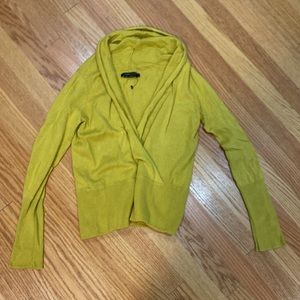Bcbg Maxazria yellow silk cashmere sweater